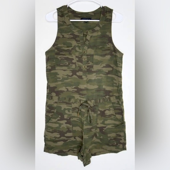 Sanctuary Hazel Shorts Romper Mother Nature Camo Drawstring Women’s Medium EUC - Picture 3 of 9